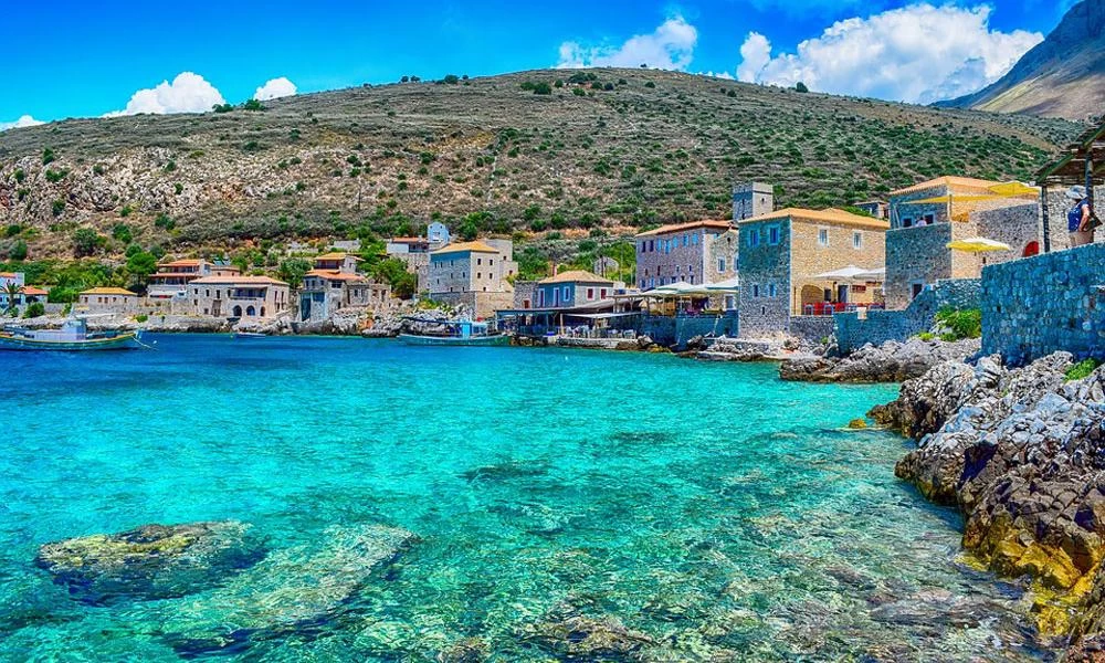 Οδοιπορικό στη Λακωνική Μάνη - Η άγρια ομορφιά που συναρπάζει